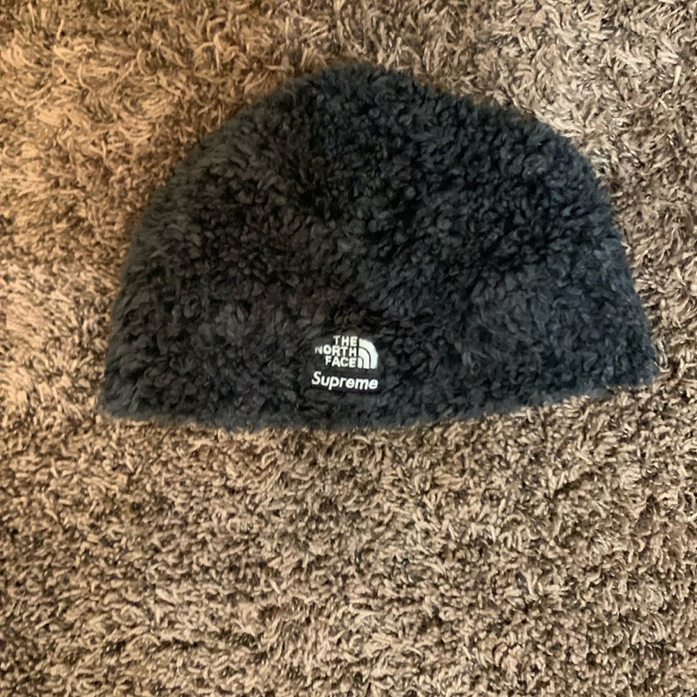 SUPREME NORTH FACE HAT !!